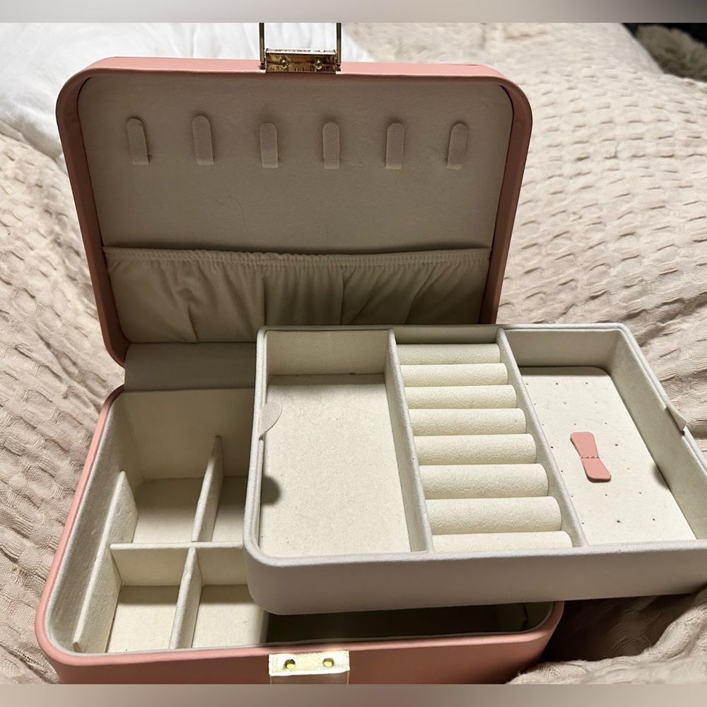 Jewelry box - Picture 3 of 3